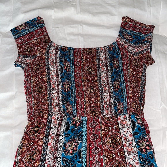 Floor Length Aztec Patterned Dress Front Split - Picture 3 of 4